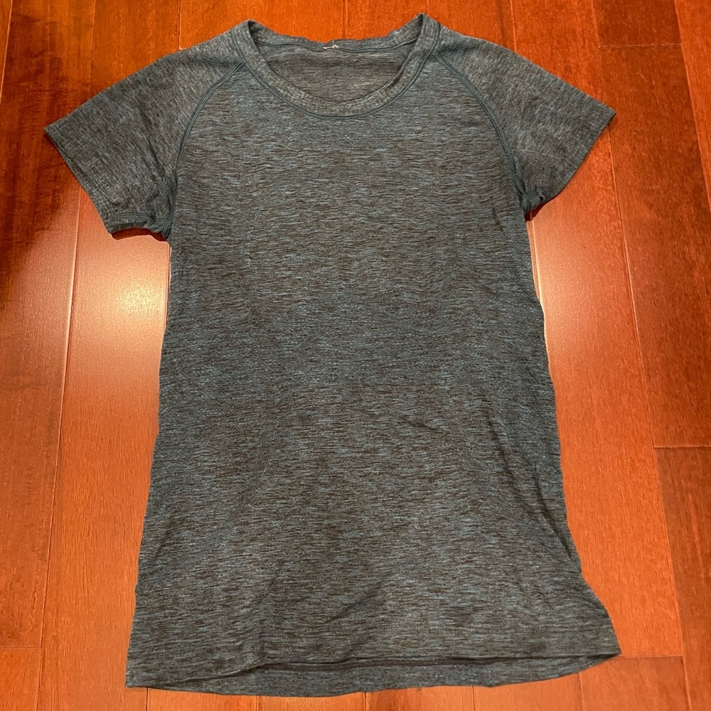 Indigo Lululemon Fitted Short Sleeve Shirt